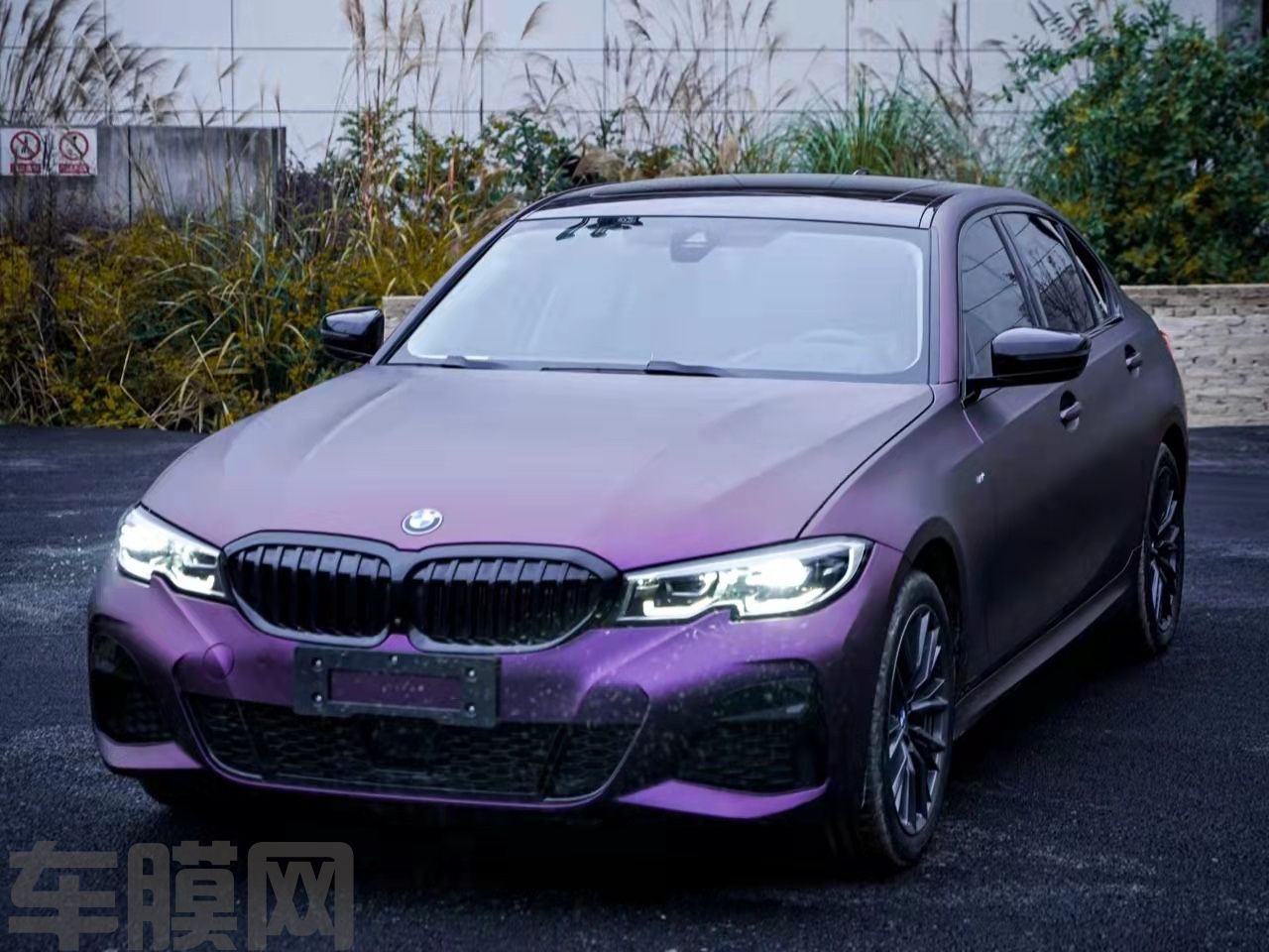 阿布扎比-宝马，独家定制的紫色宝马i8改装车-新浪汽车