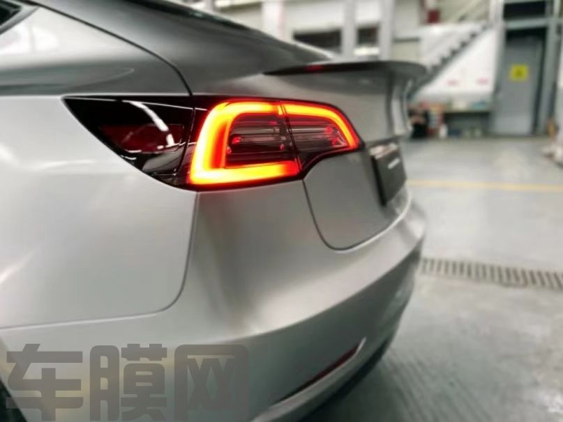 特斯拉Model 3 GT银改色膜 效果图